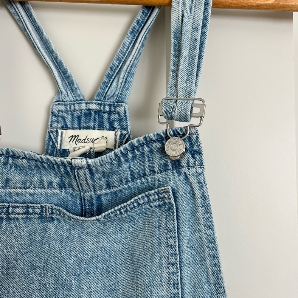 Madewell overall shorts; size small. Great used condition